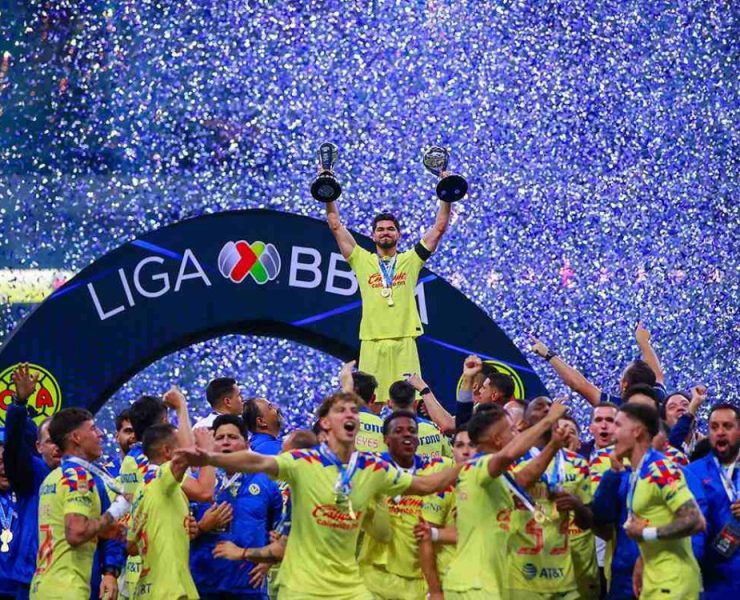 Las águilas del América logran alzar su décimo quinto título en el fútbol mexicano ante Cruz Azul, y por lo tanto se colocan como el tercer equipo en ser bicampeón en torneos cortos.