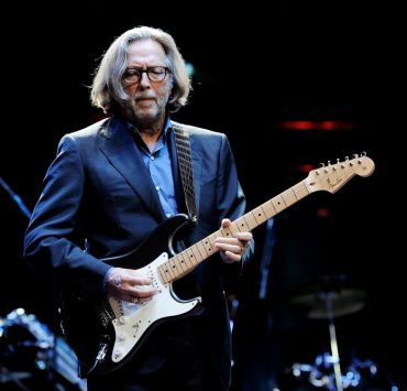 Venderán la guitarra de Eric Clapton