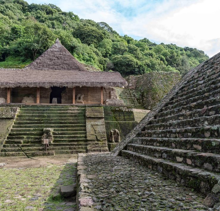 La Zona Arqueológica de Malinalco.