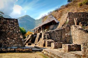 La Zona Arqueológica de Malinalco.