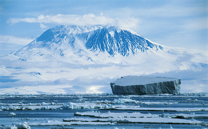 Un volcán en la Antártida escupe oro de forma diaria