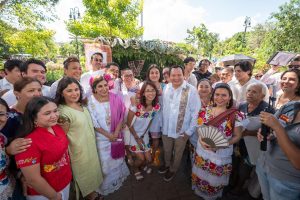 El Gobernador Joaquín Díaz Mena encabezó la inauguración de la Gran Muestra Estatal de Altares, reafirmando el compromiso con la cultura y las raíces mayas.