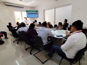 Funcionarios y ciudadanos participaron en el lanzamiento del Catálogo de capacitación anticorrupción, una iniciativa de la Seseay para fortalecer la ética y la transparencia en Yucatán.