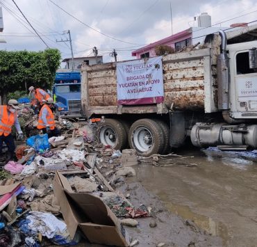 Ya en operación brigada yucateca que auxilia a comunidades afectadas en Veracruz