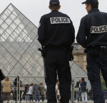 Así fue el robo en el Louvre, los ladrones usaron un montacargas y fingieron ser empleados