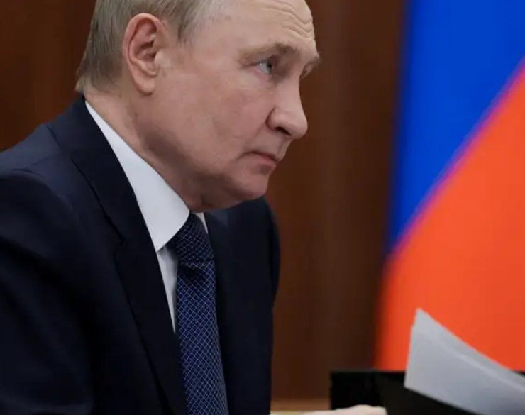 Putin amenaza a EEU con responder si son atacados con uno de sus misiles