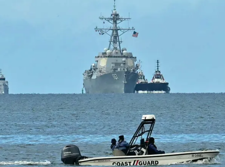Buque de EEEUU llega a Trinidad y Tobago aumentando las tenciones en el Caribe
