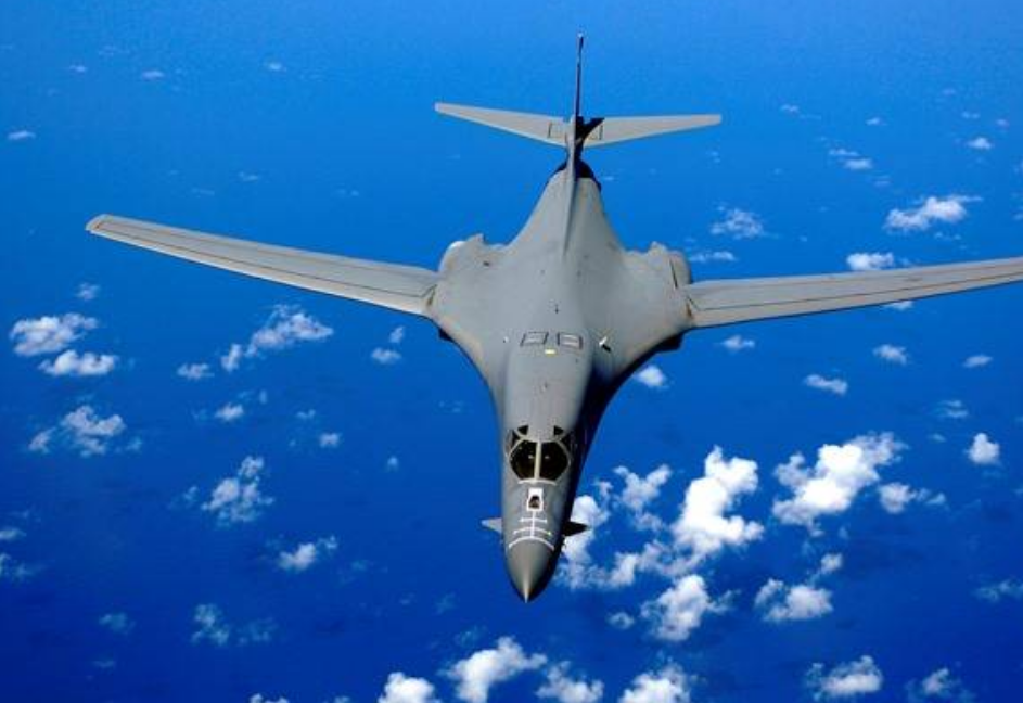 Washington aumenta la presión militar