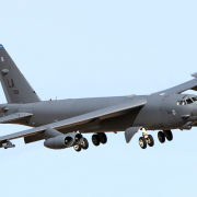 Aviones bombarderos sobrevuelan Venezuela: tensión en el Caribe