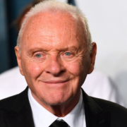 Anthony Hopkins habla de su alcoholismo al recordar el momento que tomo conciencia