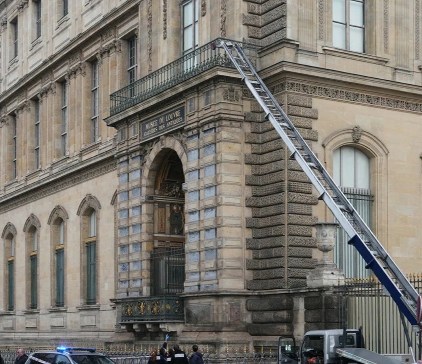 El operativo criminal: Así fue el robo en el Louvre