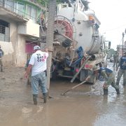 Envía Tabasco ayuda con equipos a afectados por lluvias en Veracruz