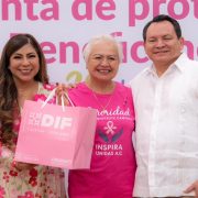 Gobierno del Renacimiento Maya entrega prótesis mamarias gratuitas a mujeres valientes