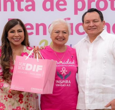Gobierno del Renacimiento Maya entrega prótesis mamarias gratuitas a mujeres valientes