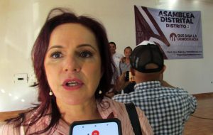 Miriam Osnaya, presidenta de la Asamblea del Distrito 02, destacó la amplia participación ciudadana y el compromiso con el cambio.