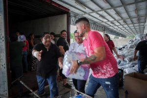 Gobernador Joaquín Díaz Mena lideró el envío de víveres, artículos de higiene personal e insumos básicos a comunidades afectadas por las lluvias recientes