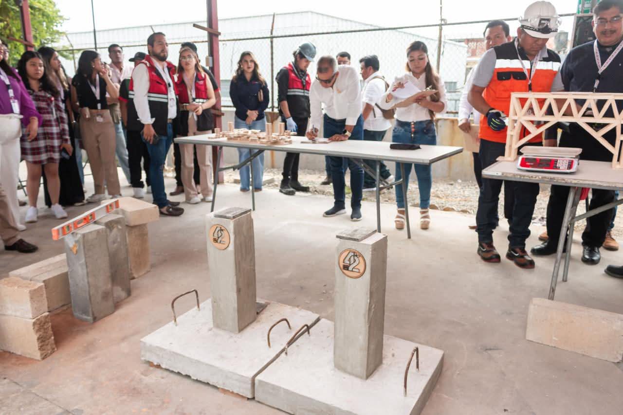 miembros del Colegio