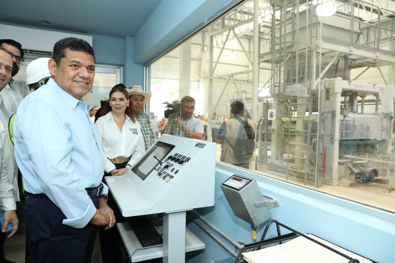 reconoció el compromiso de los empresarios