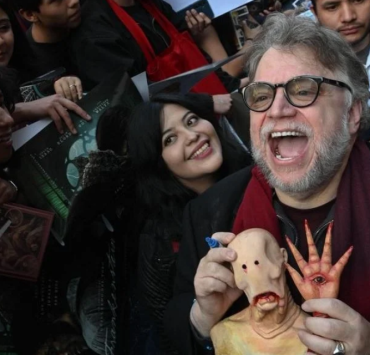 Guillermo del Toro se entrega a sus fans en evento de CDMX