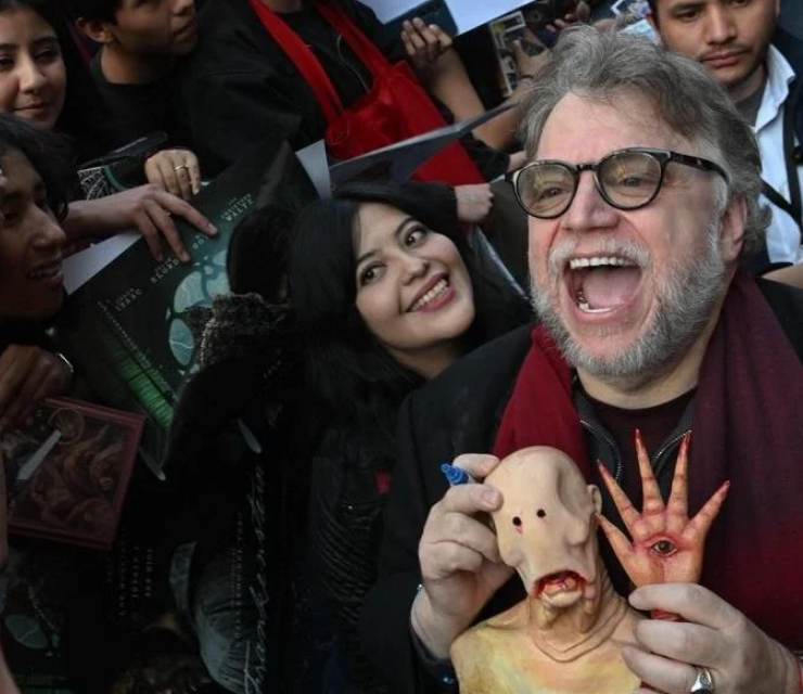 Guillermo del Toro se entrega a sus fans en evento de CDMX