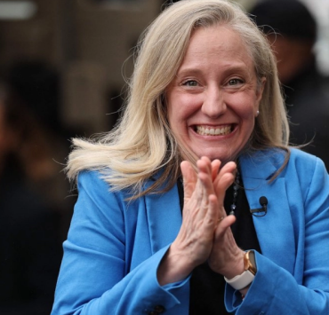 Virginia tiene nueva alcaldesa, primera vez que una mujer toma el cargo en este Estado