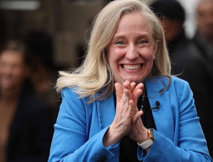 Virginia tiene nueva alcaldesa, primera vez que una mujer toma el cargo en este Estado