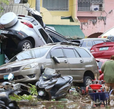 Tifón Kalmaegi llega a Vietnam y deja graves daños