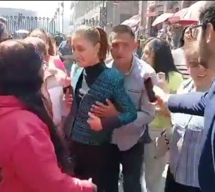 Título: Claudia Sheinbaum mantiene la calma tras incidente de acoso durante trayecto a la SEP