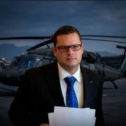 Samuel Neriah aparece en compra de helicóptero